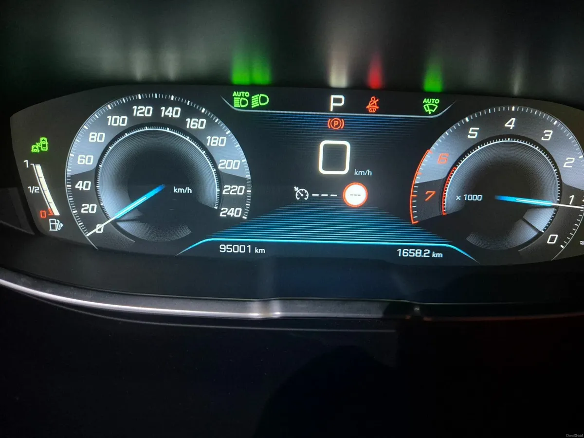 Peugeot 3008 Allure Pearlescent White 1.2 Auto - Image 2