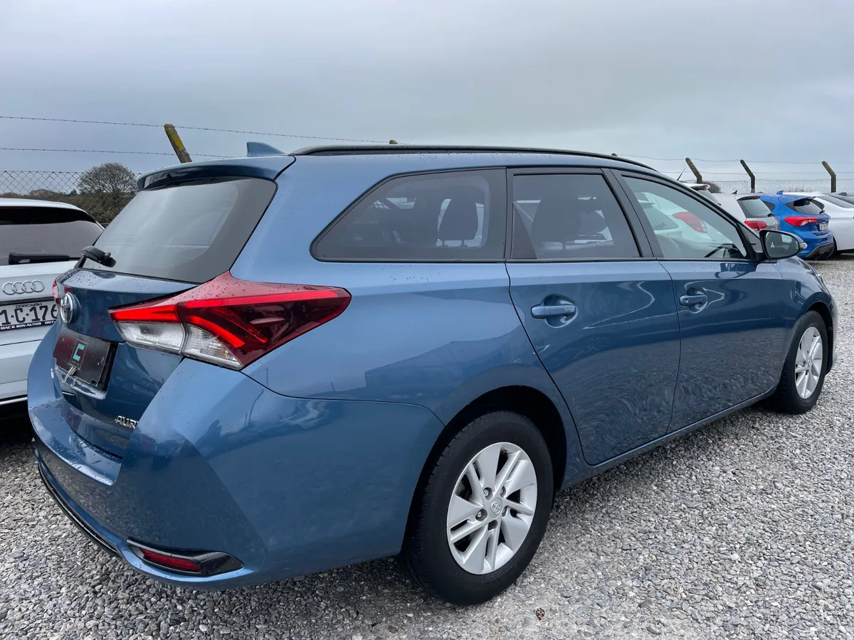 Toyota Auris 1.4 D4d - Image 6