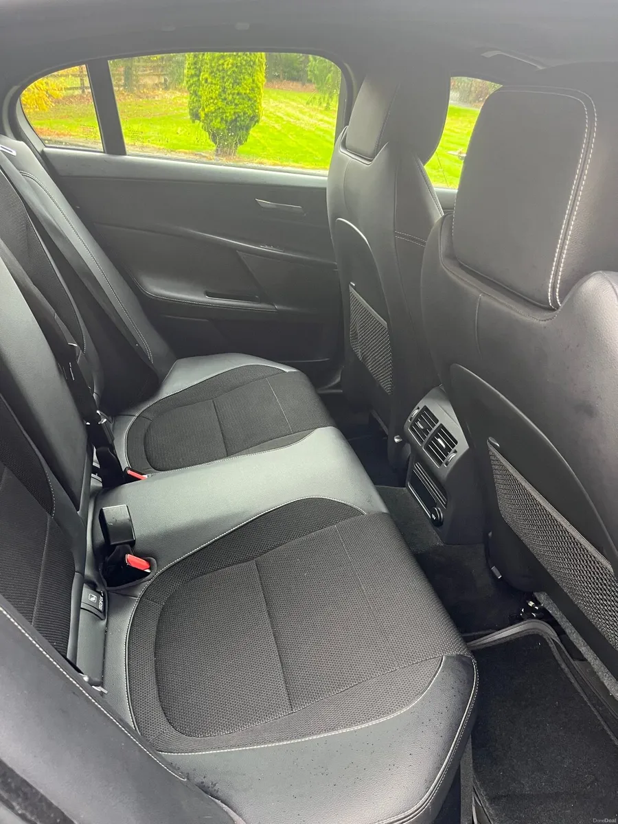 Jaguar XE R-Sport 2018 - Image 4