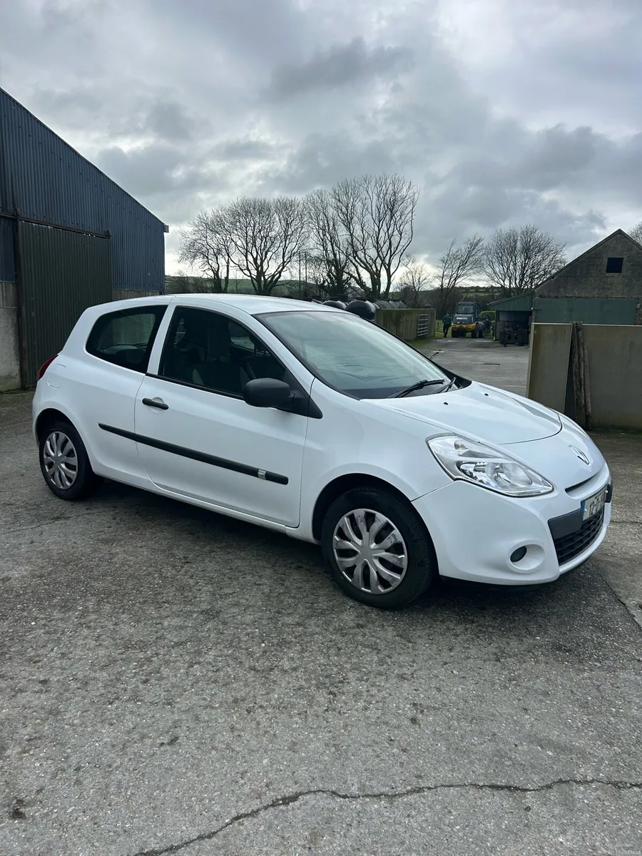 Renault Clio - Image 2