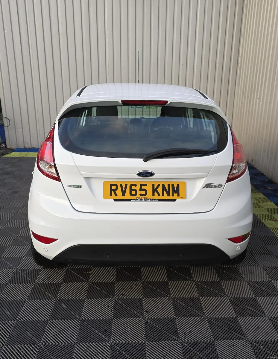 2015 Ford Fiesta 1.0 Petrol Zetec - Image 4