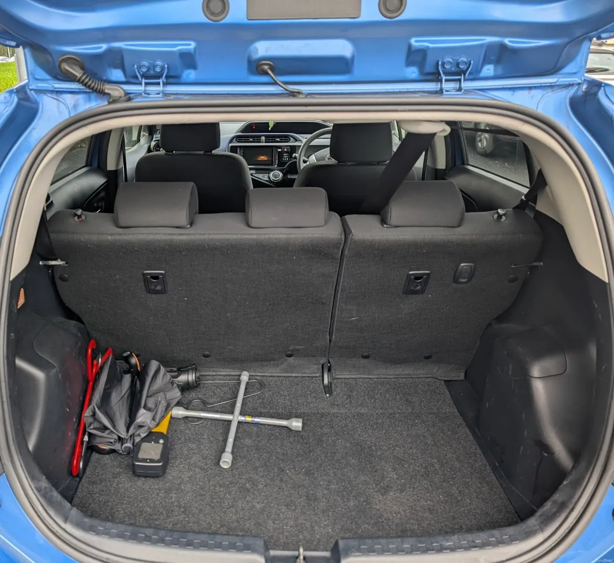 Toyota Aqua 2016 - Image 2