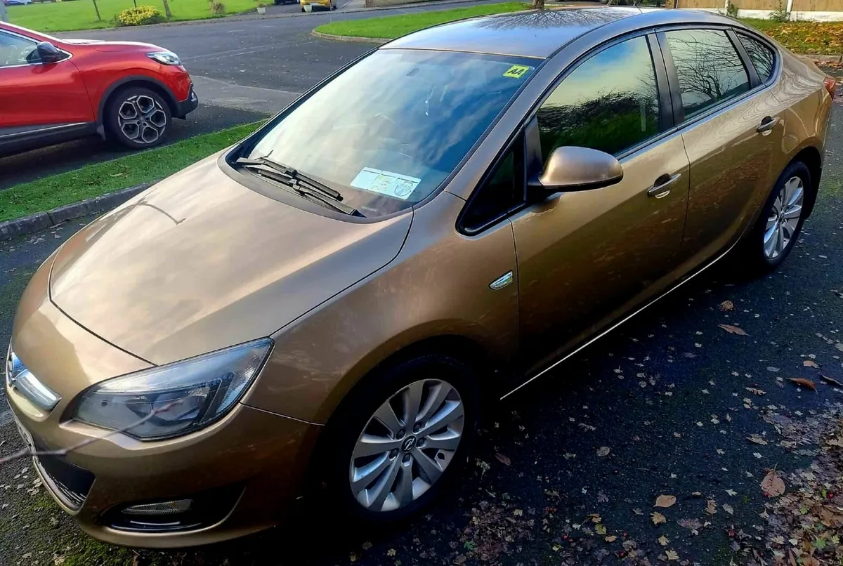 Opel Astra 2014 - Image 1