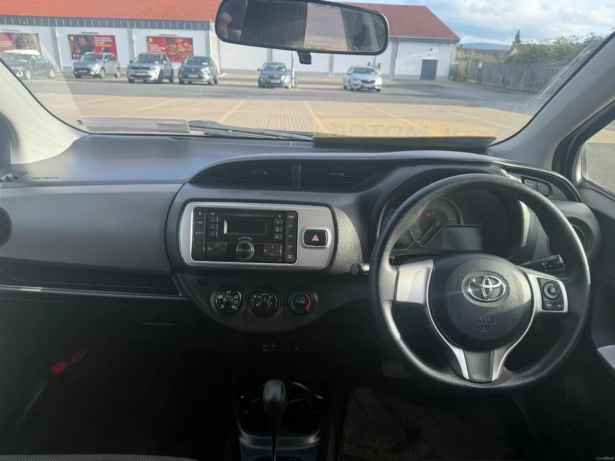 Toyota Vitz 2015 LOW KMS only 45k - Image 4