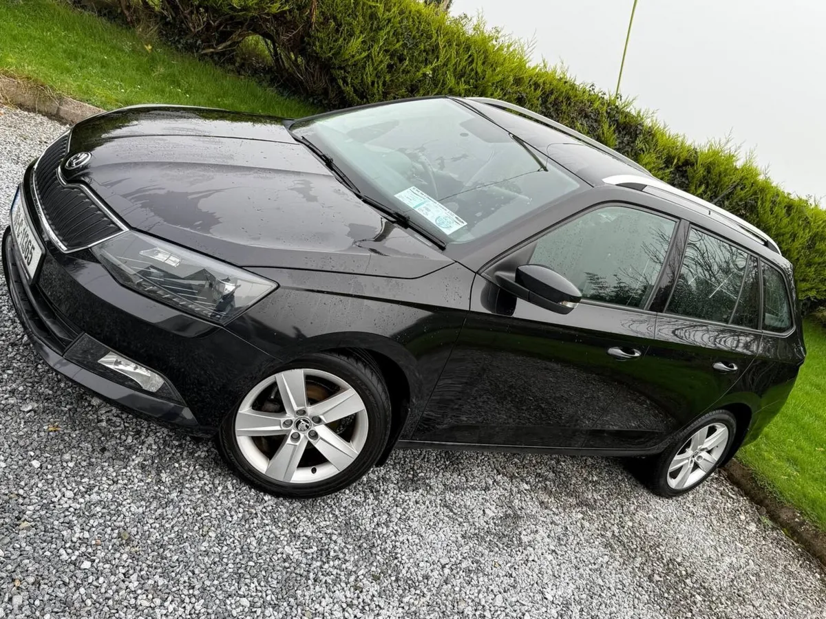 Skoda Fabia Estate Combi 2016.1.0 L MPI - Image 2