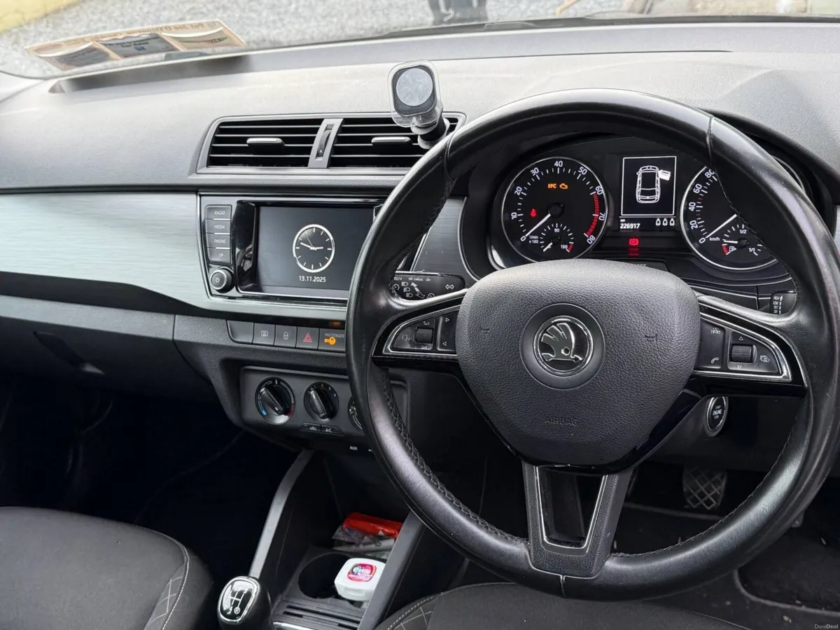 Skoda Fabia Estate Combi 2016.1.0 L MPI - Image 3