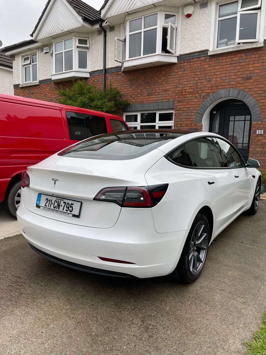 Tesla Model 3 Dual Motor Long Range - Image 4