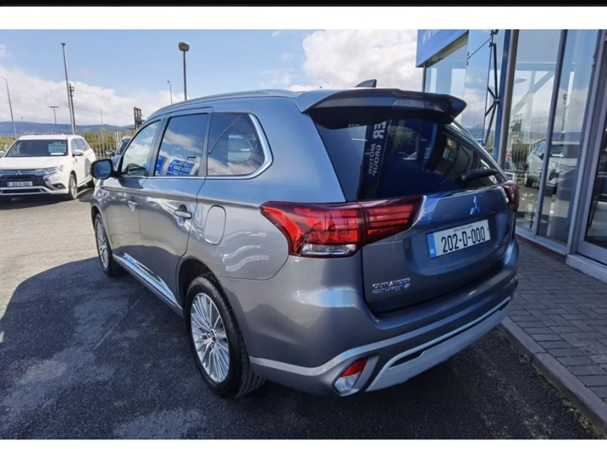 Mitsubishi Outlander PHEV - Image 4