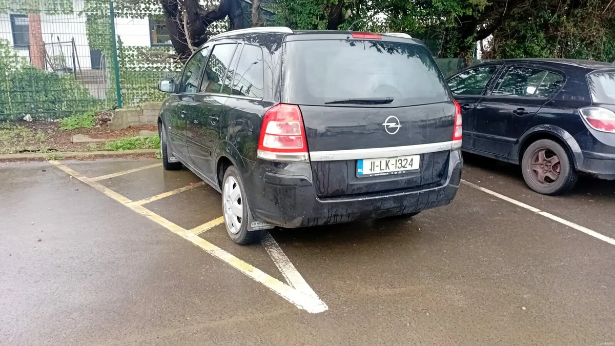 Opel zafira 2011 - Image 1