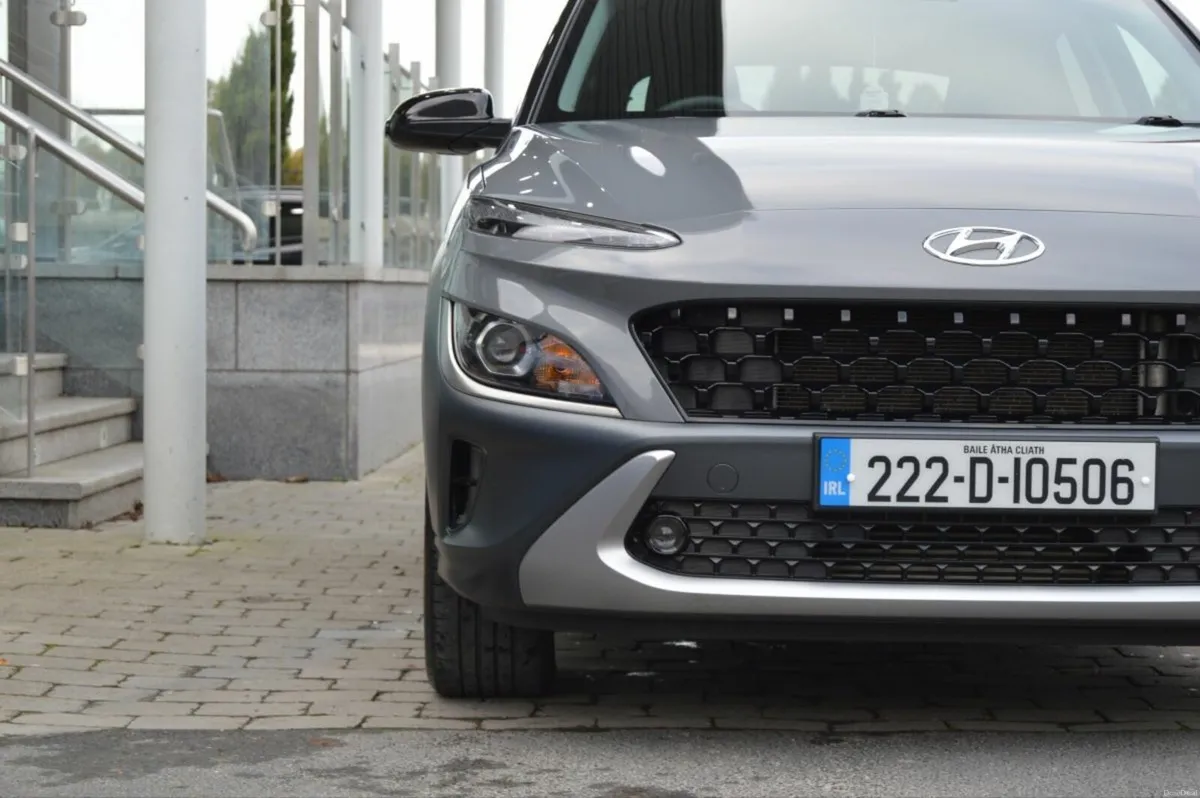 Hyundai KONA 1.0 T-GDI Executive Two Tone Roof - Image 3