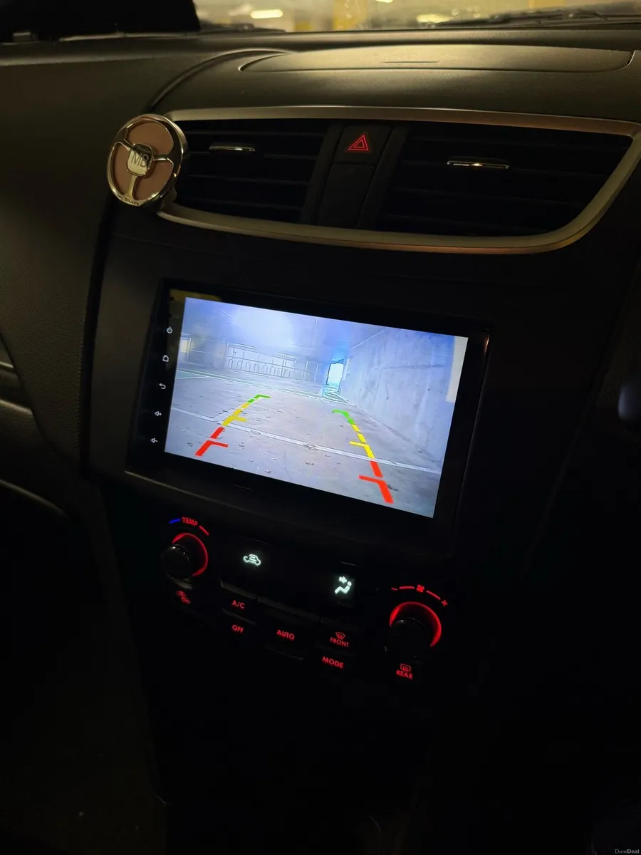 Suzuki Swift. Automatic. Reverse camera, CarPlay - Image 4