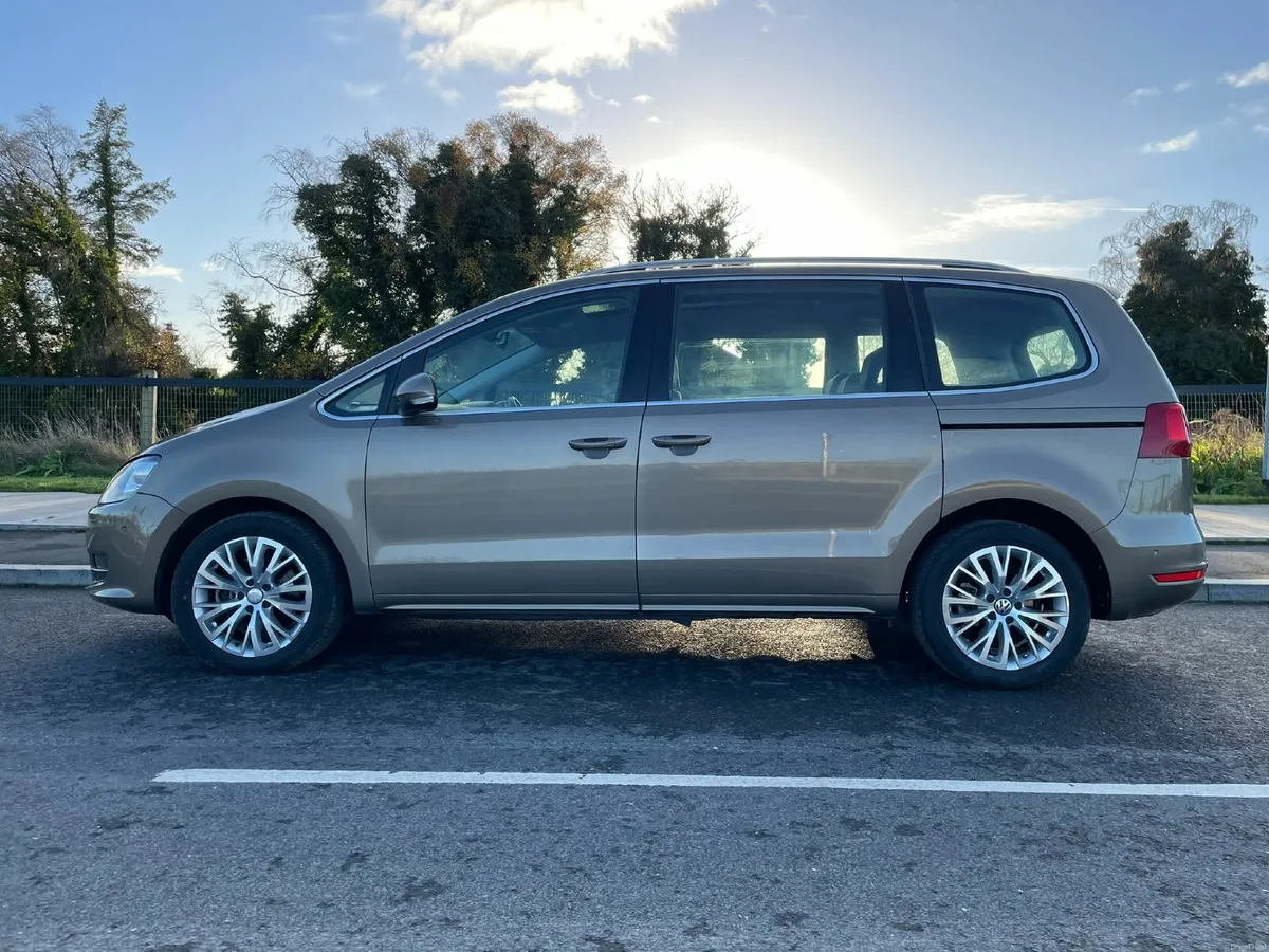 Only 52,000km Top Spec VW Sharan - Image 2
