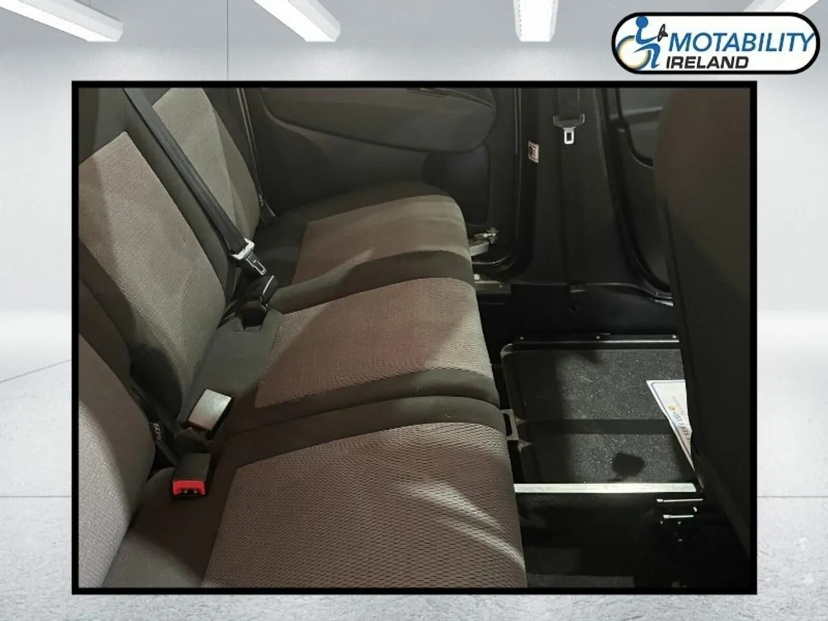 Fiat Doblo Upfront Passenger Wheelchair Accessible - Image 6