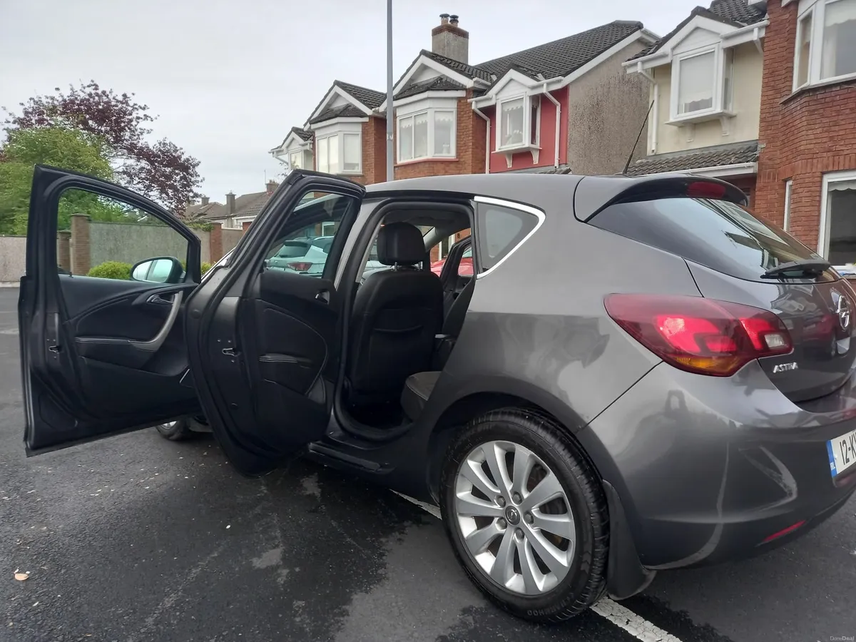 Opel Astra 2012 Diesel CDTI Half leather - Image 1
