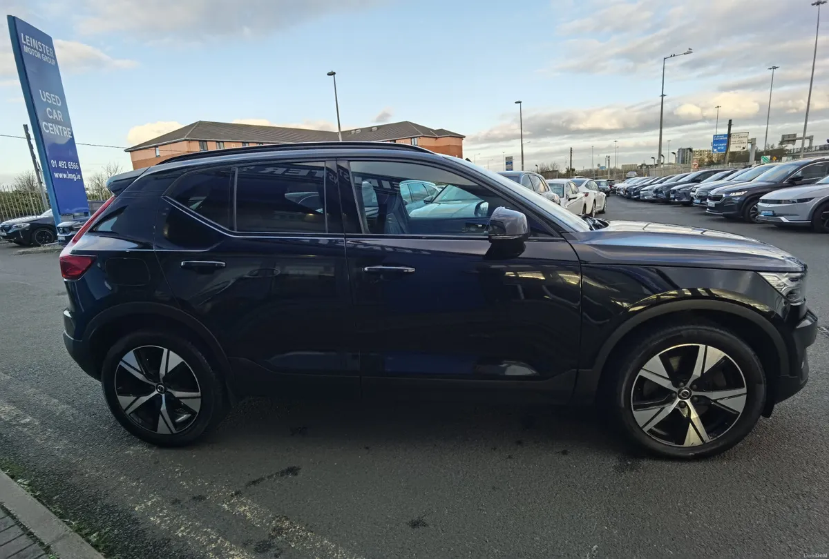 VOLVO XC40 RECHARGE T4 R-DESIGN AUTOMATIC PHEV - Image 4