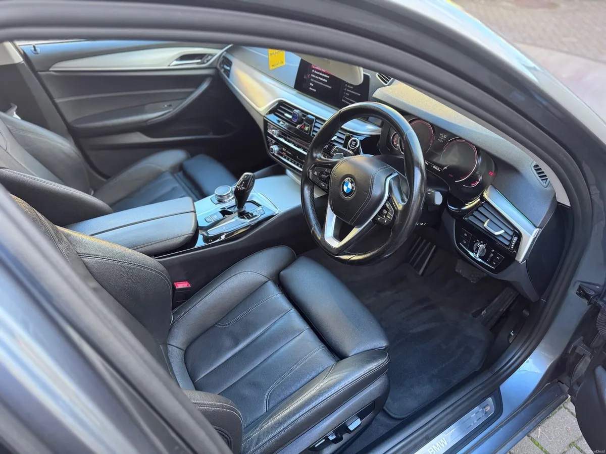 BMW 5-Series 520D - Image 3