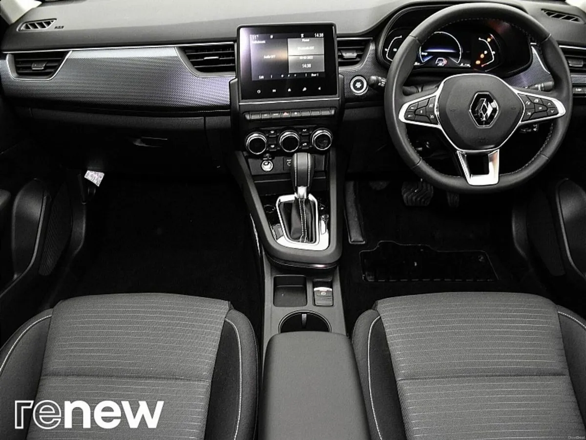 Renault Arkana ICONIC TCE 140 AUTO MILD HYBRID - Image 3