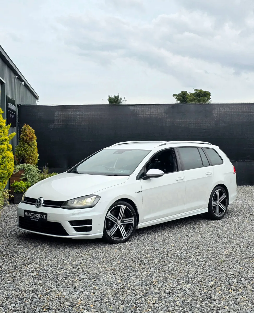 2015 VOLKSWAGEN GOLF R WAGON 4-MOTION DSG - Image 1