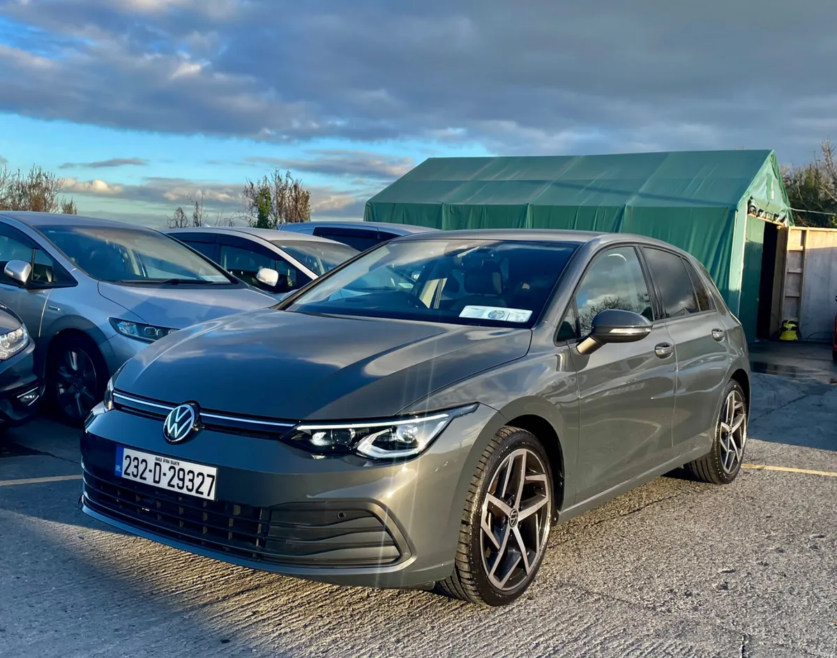VOLKSWAGEN GOLF 2023 (2.0 TDI DIESEL) - Image 3