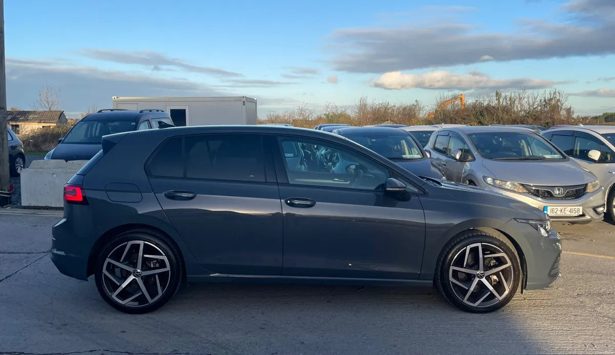 VOLKSWAGEN GOLF 2023 (2.0 TDI DIESEL) - Image 4