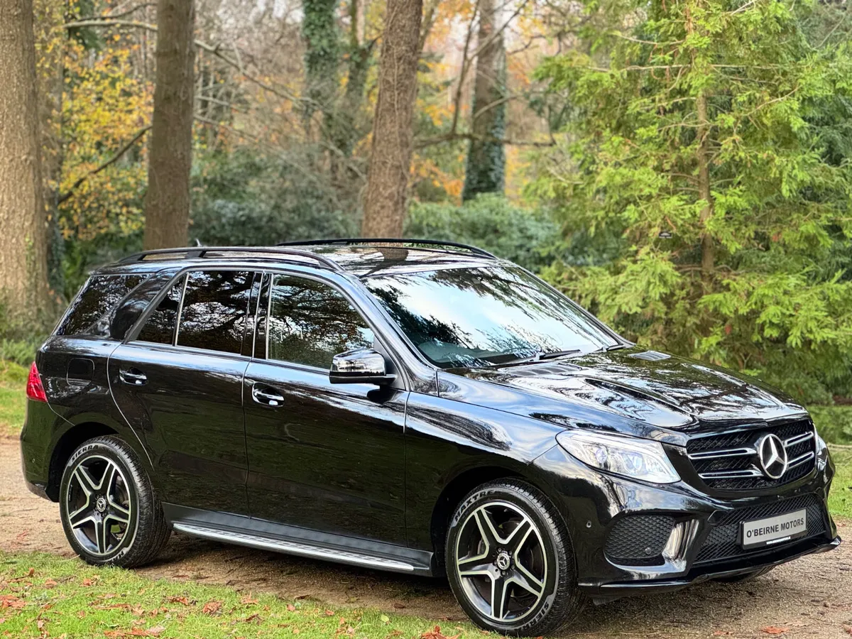 GLE 250 AMG NIGHT EDT 4-MATIC * LOW KMS * - Image 4