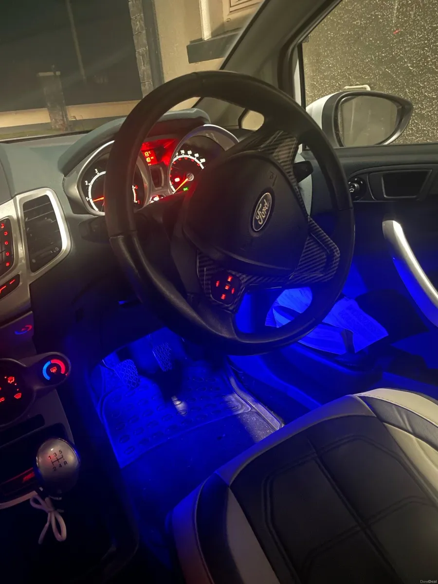 Ford fiesta zetec - Image 3