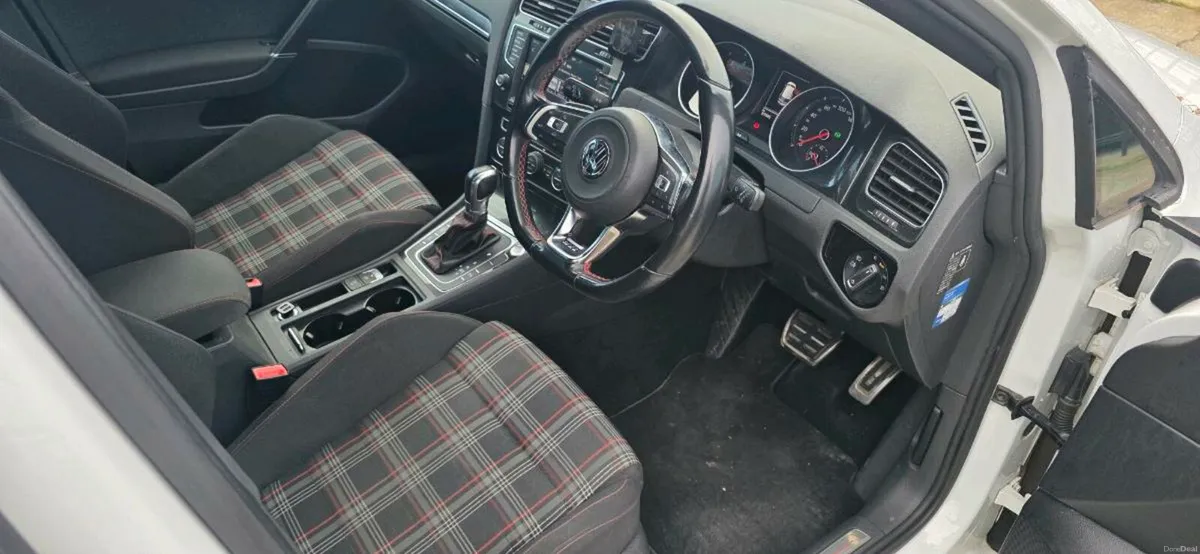 Volkswagen Golf Gti ( DCC model ) - Image 4