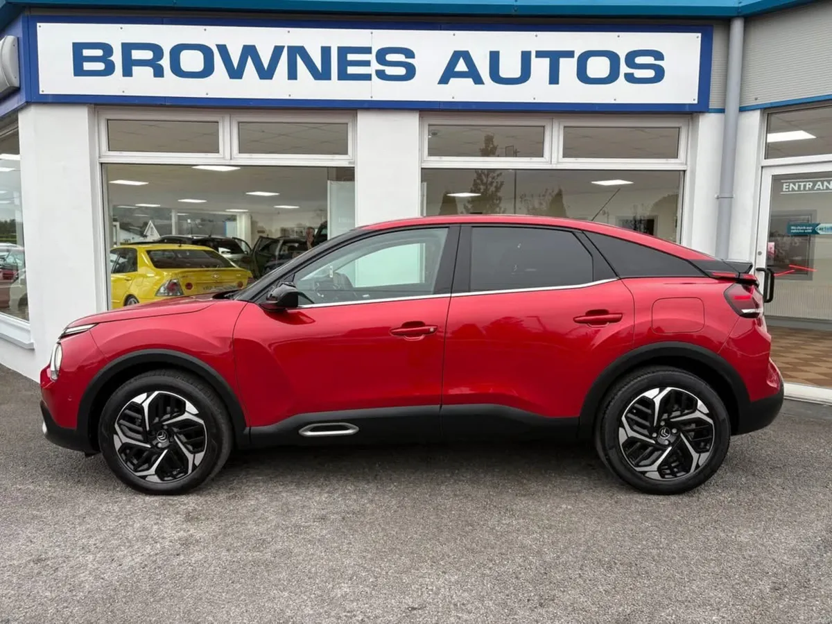 2022 Citroen C4 Shine model Automatic Transmission - Image 3