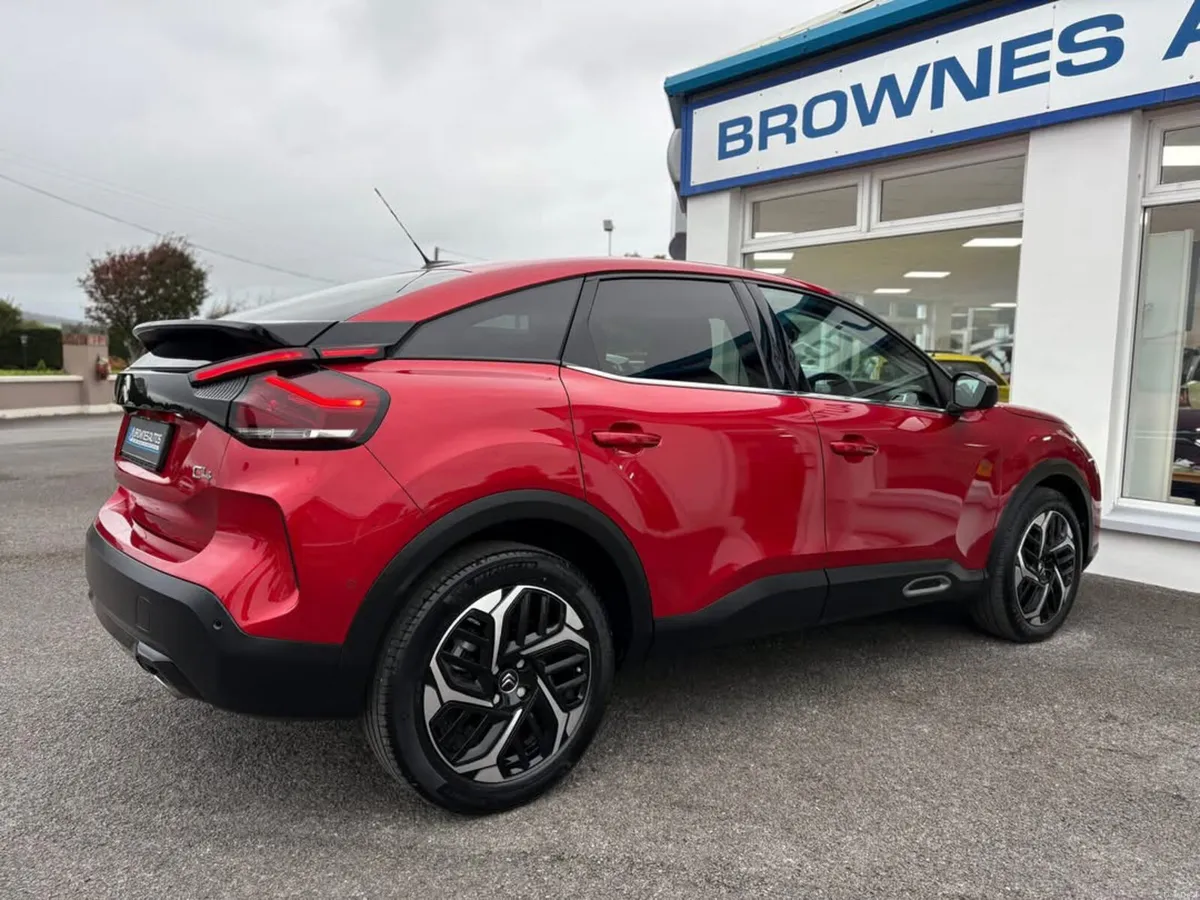 2022 Citroen C4 Shine model Automatic Transmission - Image 4