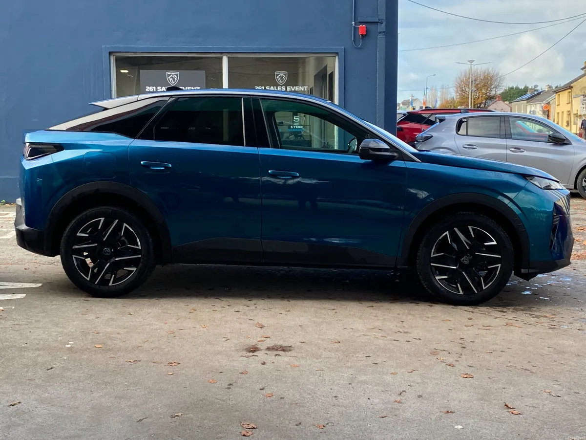 Peugeot 3008 1.2 MHEV 145bhp eDCS6 Allure - Image 2