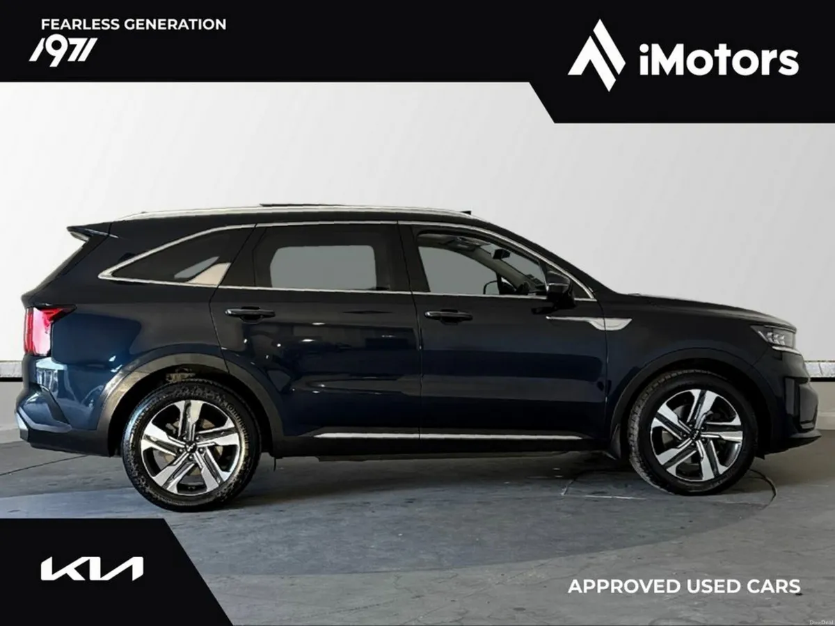 Kia Sorento DIESEL SUNROOF MY23 SAM 5DR Auto - Image 2