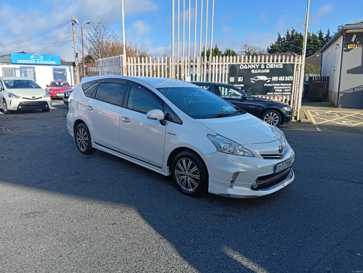 Toyota Prius g spec 7 seater leather - Image 1