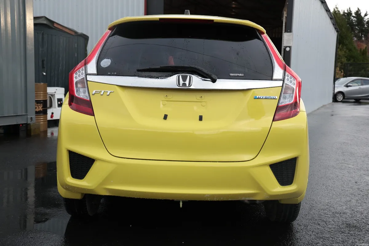 HONDA FIT HYBRID YELLOW 2013 - Image 4