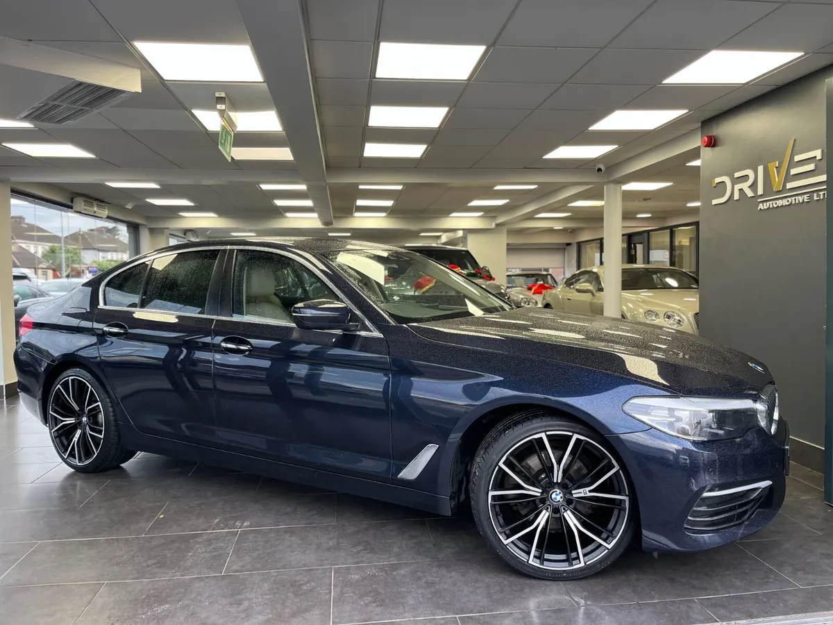 BMW 5-Series 2017 520d Luxury - Image 1