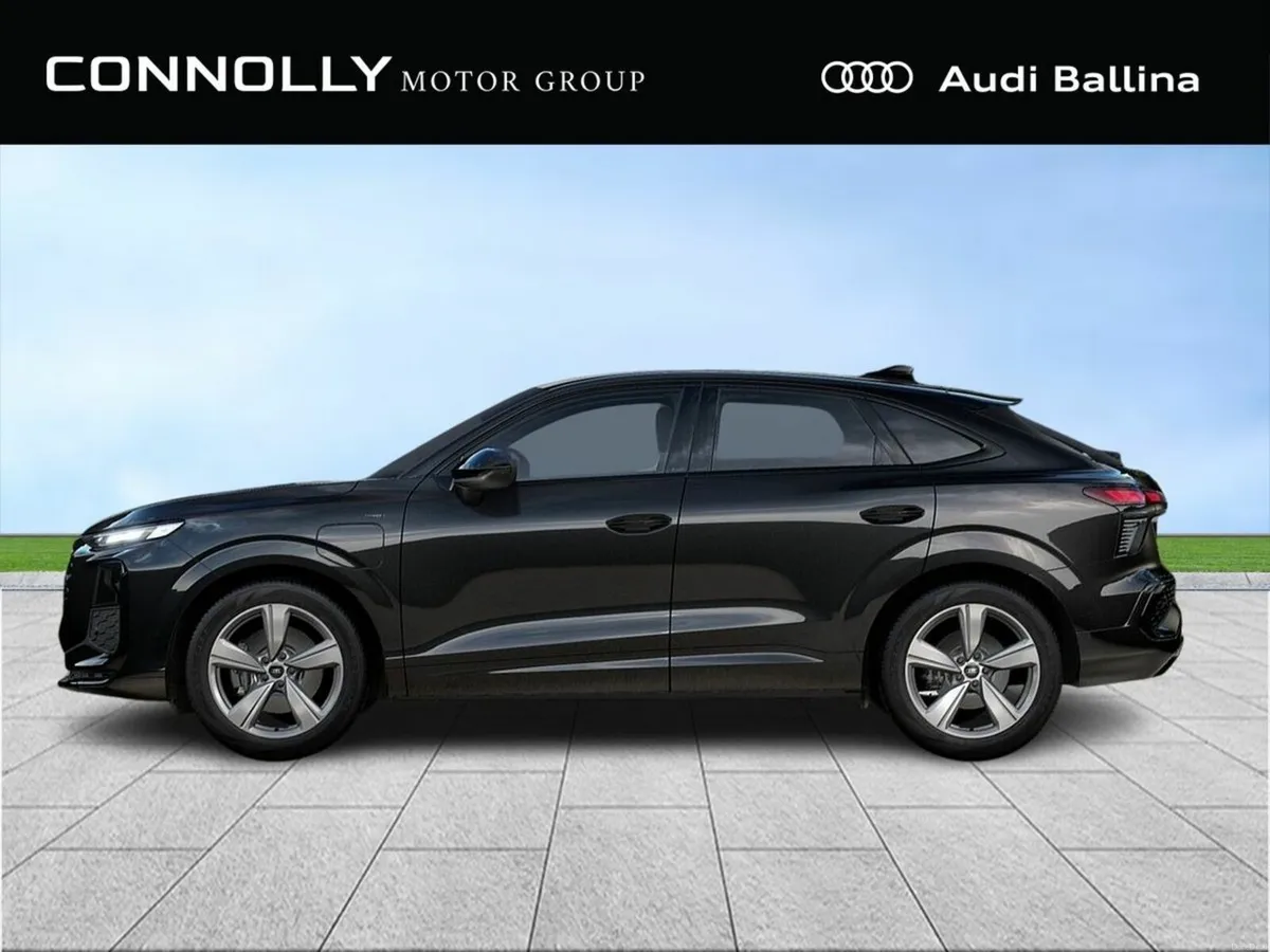 Audi Q3 SB S-line e-hybrid With BLACK PACK AND TEC - Image 2