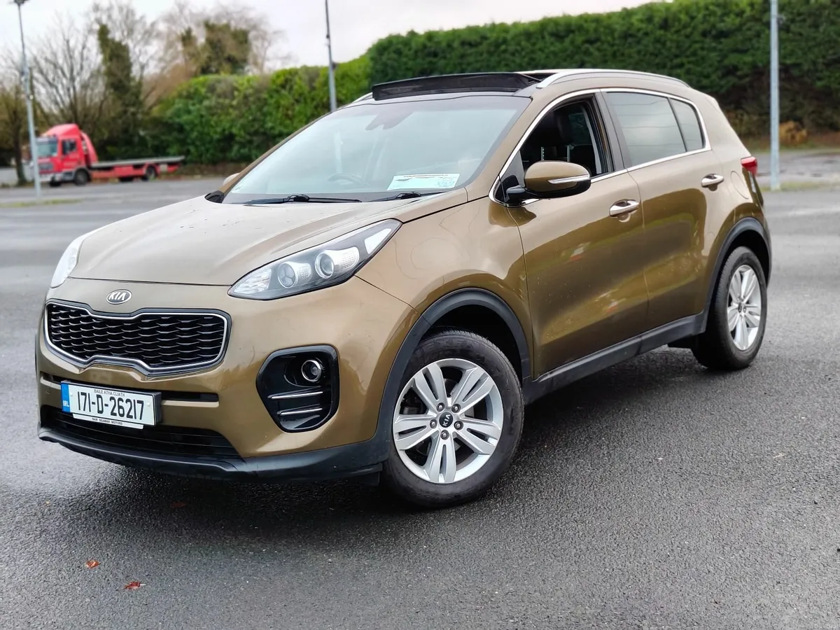 17 Kia Sportage long NCT and TAX LOW MIL - Image 1