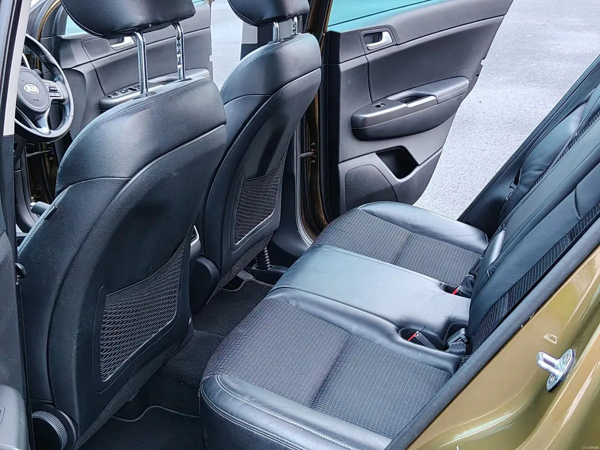 17 Kia Sportage long NCT and TAX LOW MIL - Image 4