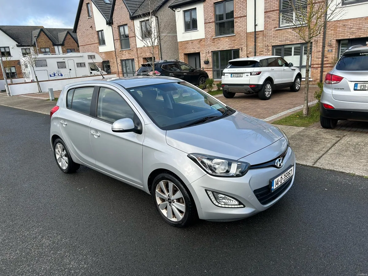 141 HYUNDAI I20 €6,250 LOW MILES - Image 1