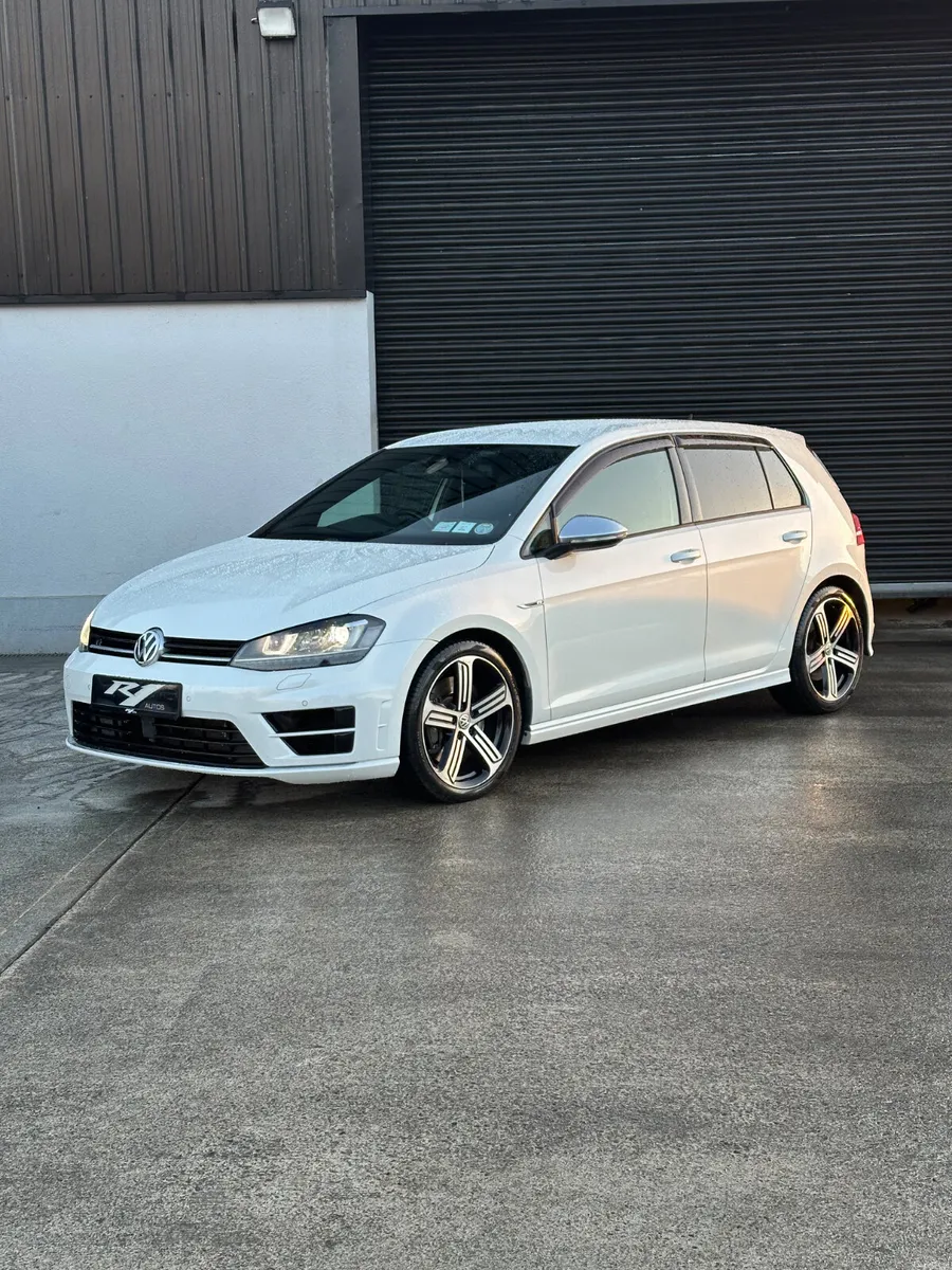2015 VOLKSWAGEN GOLF R TOP SPEC  AUTO DSG GEARBOX - Image 1