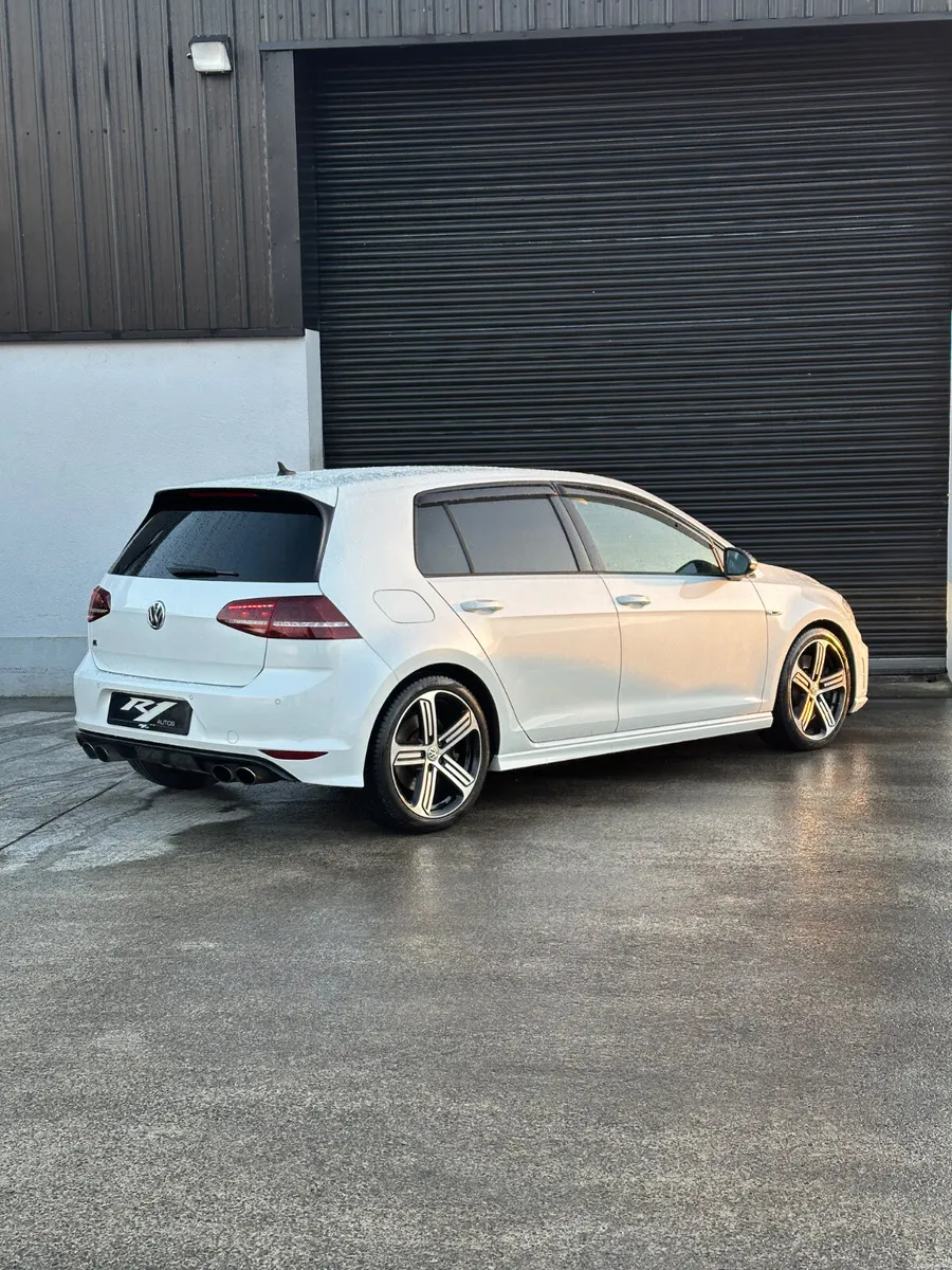 2015 VOLKSWAGEN GOLF R TOP SPEC  AUTO DSG GEARBOX - Image 3