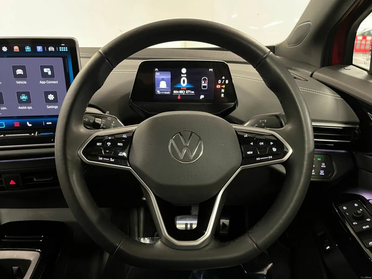 Volkswagen ID.4 Pro Plus 77kWh 286BHP - Reversing - Image 4