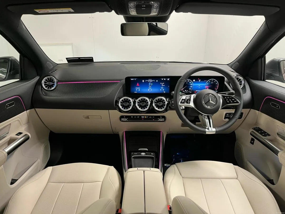 Mercedes-Benz GLA 180 Progressive - High spec demo - Image 4