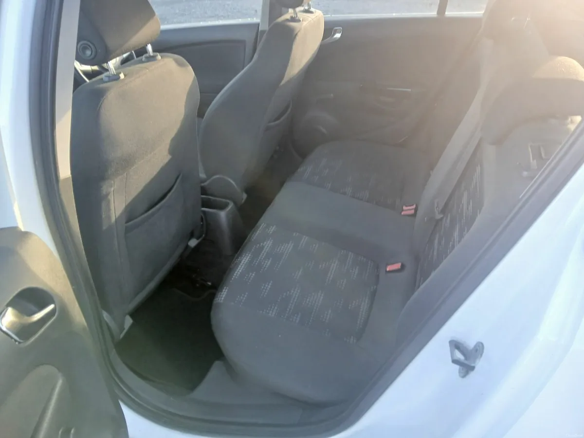 2014 corsa  white - Image 6
