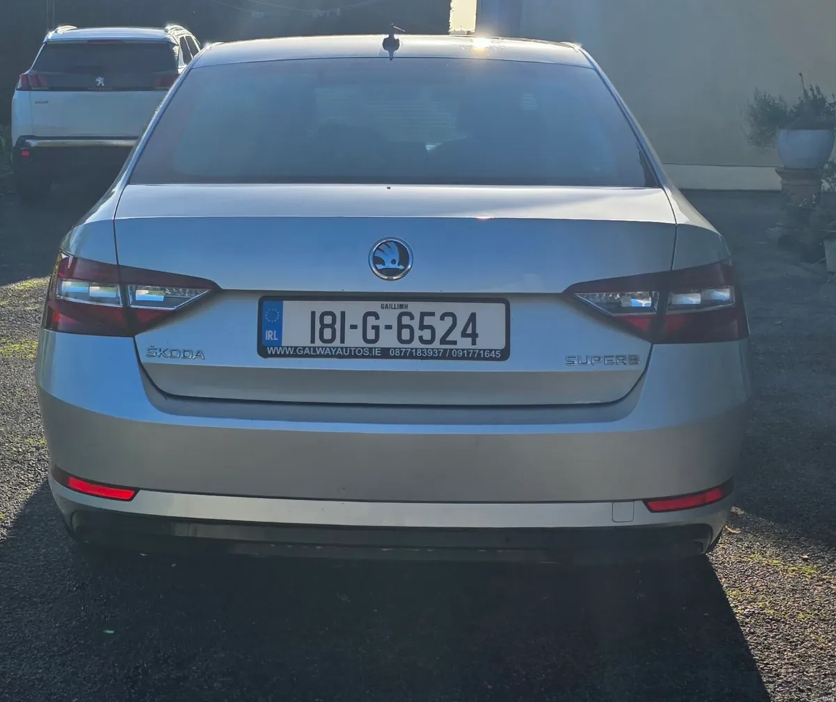 Skoda Superb 2.0 TDI Auto Executive - Top Spec - Image 4