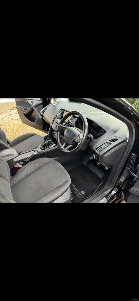 Ford Focus Zetec - Image 3