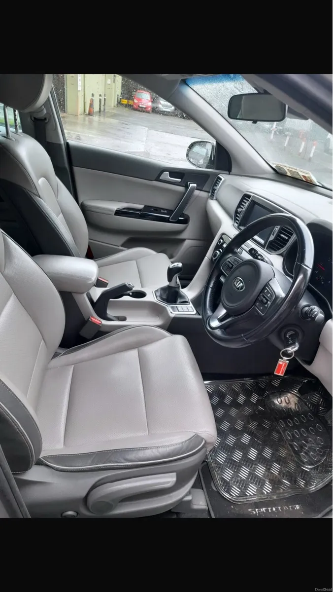 2017 Kia Sportage 1.7 CDRi EXL - Image 3