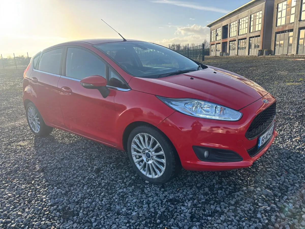 2015 Ford Fiesta TITANIUM NEW NCT - Image 4