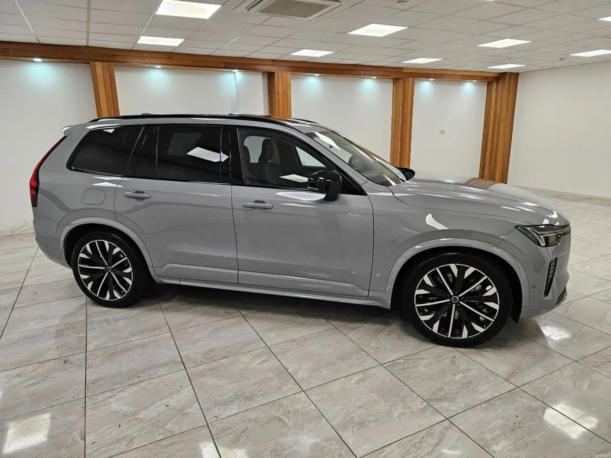 Volvo XC90 ULTRA MODEL ! - Image 6