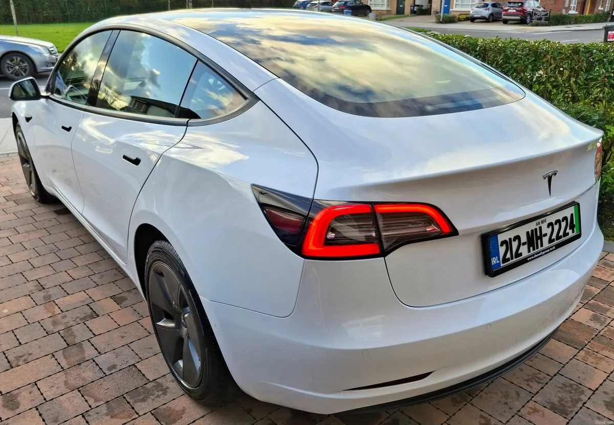 Tesla SR+ RWD Model 3 • 2021 - Image 4