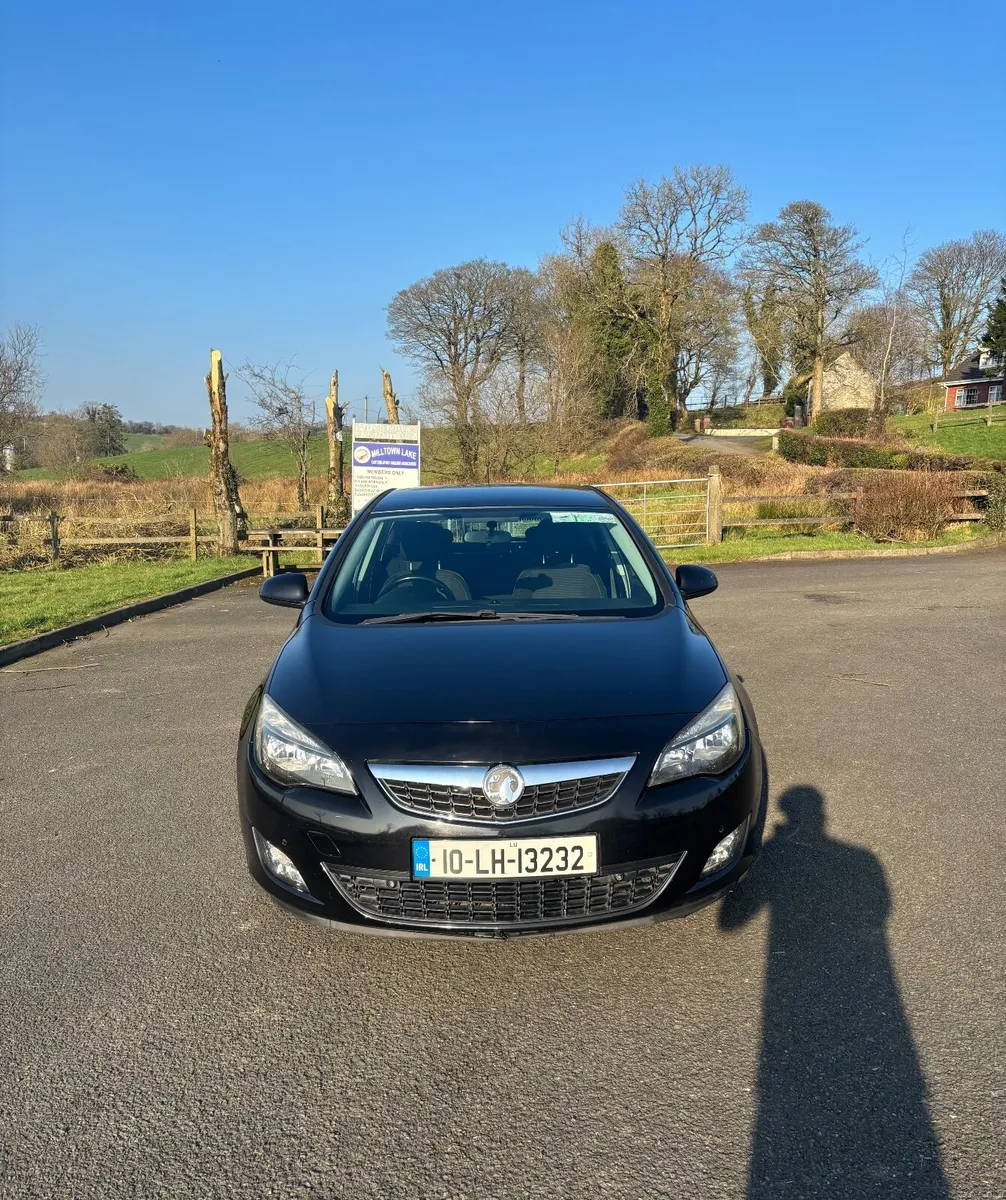 Vauxhall Astra 2010 - Image 2